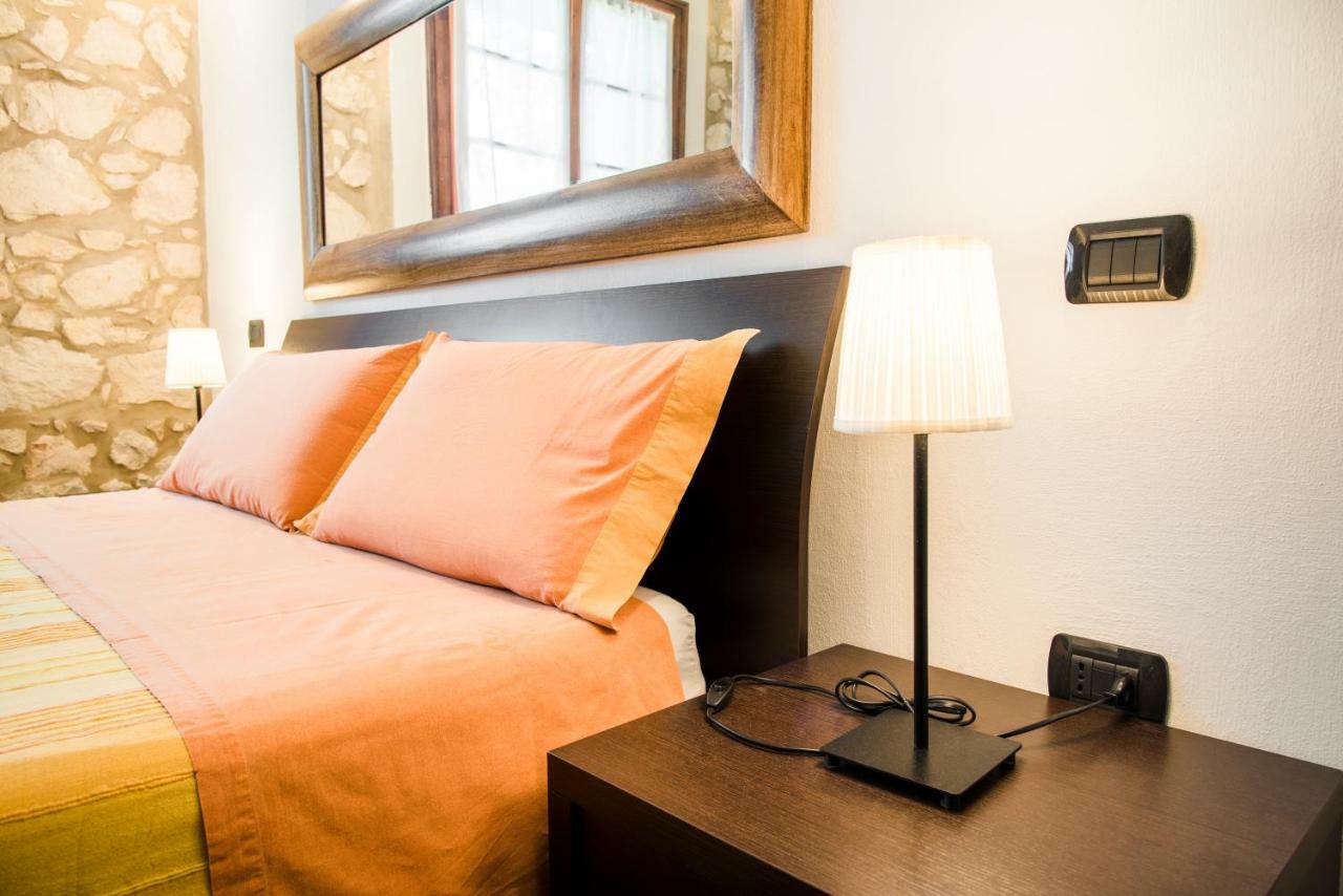 Bed and Breakfast Relais Des Roches Sona Exteriér fotografie